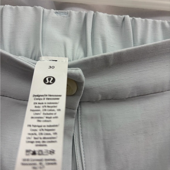 Lululemon Athletica LuluLinen Women's Shorts in Ocean Air - Picture 2 of 9